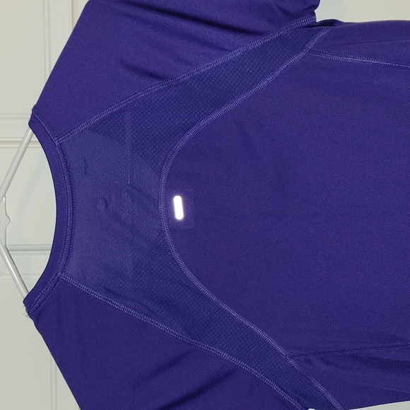 Set of 3, Old Navy Active workout shirts. Size M - Picture 7 of 7